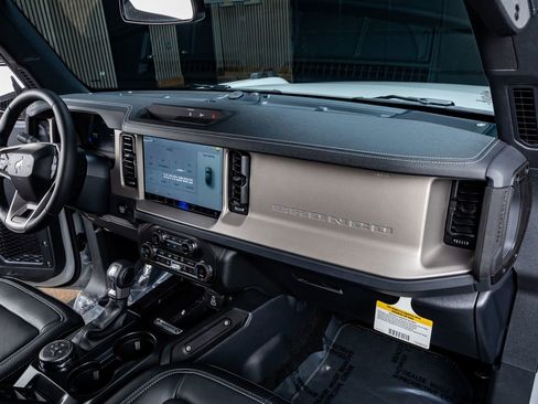 Used 2026 Ford Bronco Outer Banks image 17