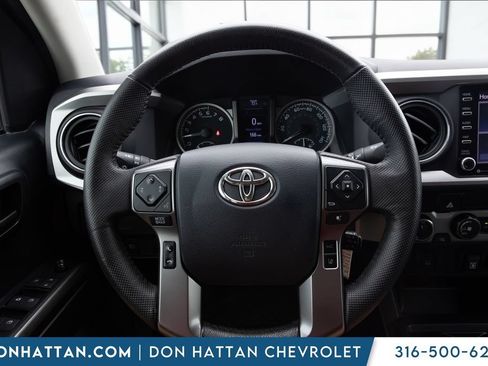 Used 2020 Toyota Tacoma SR5 AWD/4WD image 5
