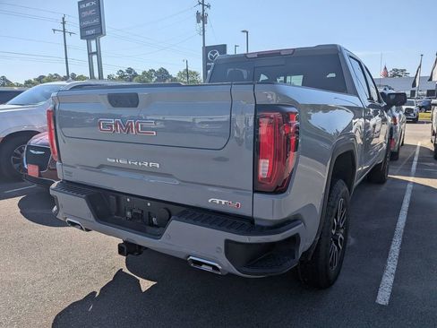 Certified 2025 GMC Sierra 1500 AT4 w/ AT4 Premium Package AWD/4WD image 9