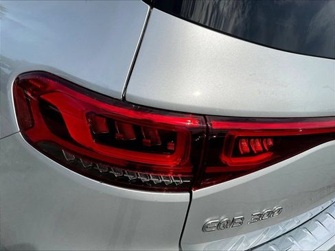 Used 2022 Mercedes-Benz EQB 300 4MATIC w/ Exclusive Package image 19