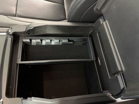 Used 2024 Ford Expedition XLT image 31