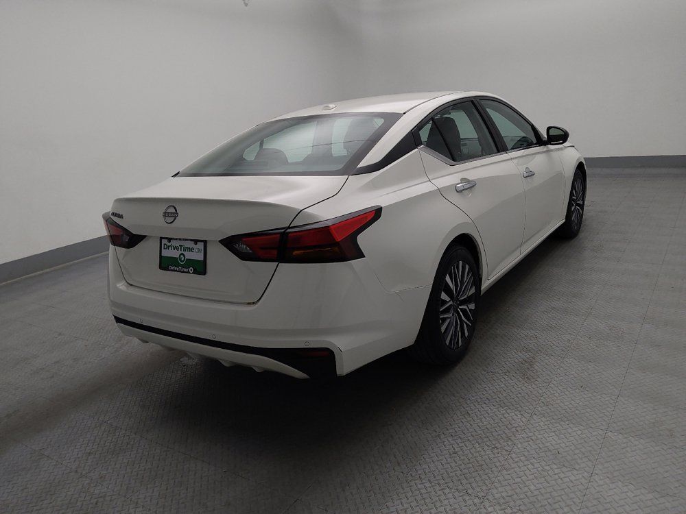 Used 2025 Nissan Altima 2.5 SV FWD image 9