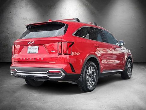 Used 2022 Kia Sorento S FWD image 3