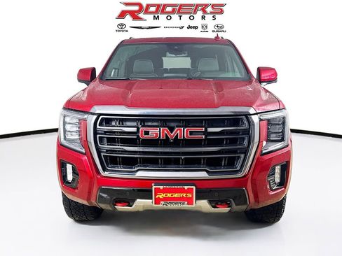 Used 2024 GMC Yukon AT4 w/ Technology Package image 2