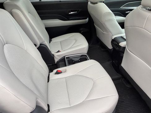 Used 2025 Toyota Grand Highlander FWD image 29