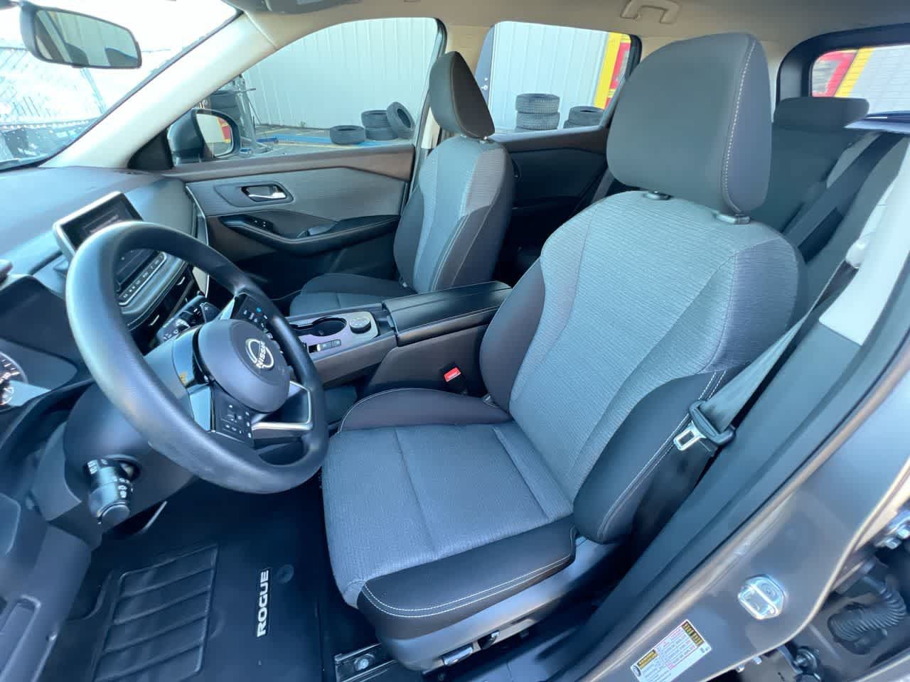 Used 2023 Nissan Rogue SV AWD/4WD image 11