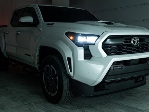 Used 2024 Toyota Tacoma TRD Sport image 37