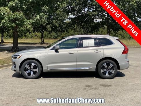 Used 2023 Volvo XC60 T8 Plus image 4