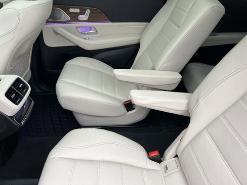 Certified 2025 Mercedes-Benz GLS 450 4MATIC image 25