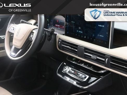 Used 2025 Lincoln Corsair Reserve FWD image 31