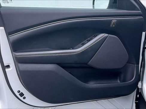Used 2023 Ford Mustang Mach-E Select image 27