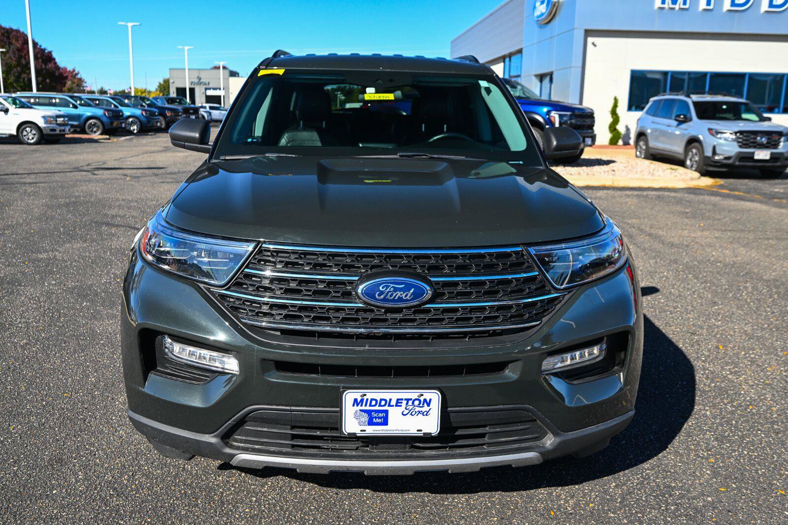 Used 2022 Ford Explorer XLT w/ Equipment Group 202A AWD/4WD image 10