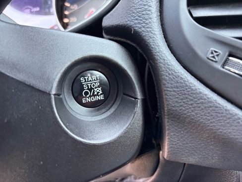 Used 2018 Jeep Compass Latitude w/ Cold Weather Group AWD/4WD image 20