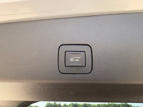 Used 2023 Buick Encore GX Select w/ Sport Touring Package FWD image 47