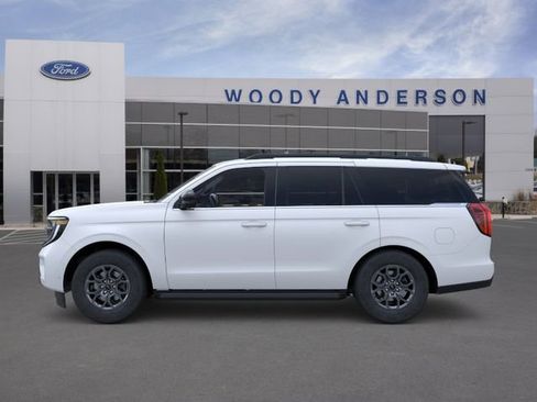 New 2026 Ford Expedition Active RWD image 3