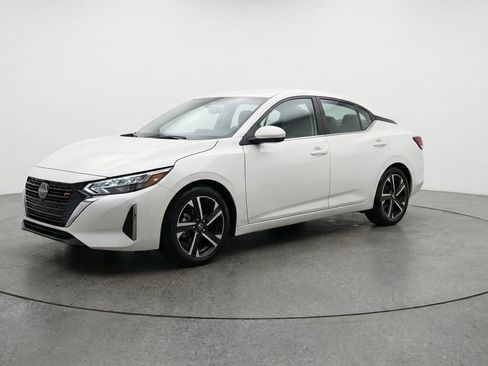 Used 2025 Nissan Sentra SV FWD image 3