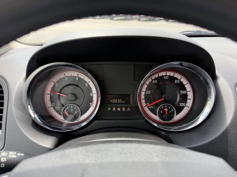 Used 2014 Dodge Grand Caravan SXT w/ UConnect Hands-Free Group FWD image 19