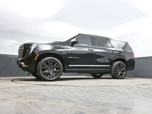 New 2026 GMC Yukon Denali w/ Sun & Power Step Package AWD/4WD image 35