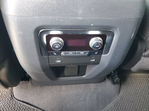 Used 2022 GMC Yukon XL Denali AWD/4WD image 26