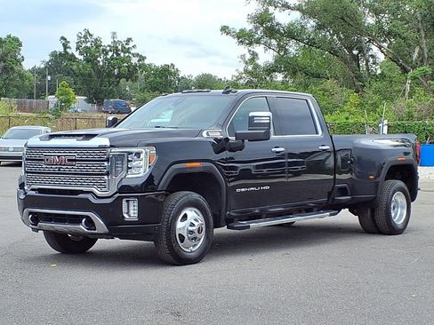 Used 2022 GMC Sierra 3500 Denali w/ Denali Ultimate Package AWD/4WD image 3
