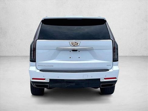 Certified 2026 Cadillac Escalade Luxury AWD/4WD image 4