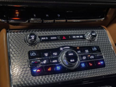 Used 2020 Lincoln Aviator Black Label Grand Touring w/ Class IV Trailer Tow Package image 27