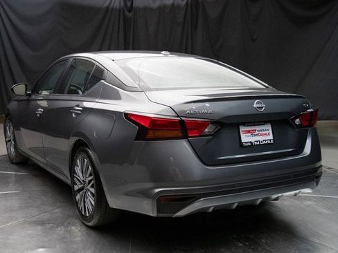 Used 2024 Nissan Altima 2.5 SV image 10