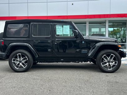 Used 2024 Jeep Wrangler Unlimited w/ LED Headlamp & Fog Lamp Group