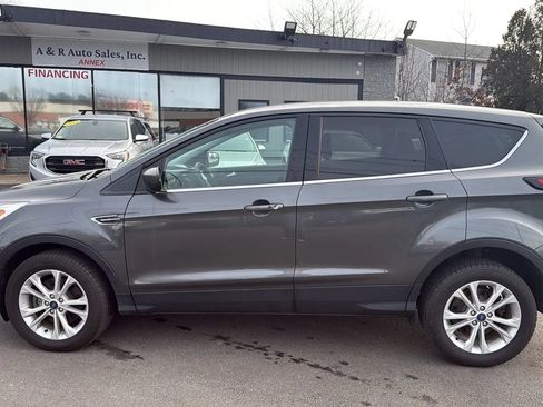 Used 2019 Ford Escape SE AWD/4WD image 4
