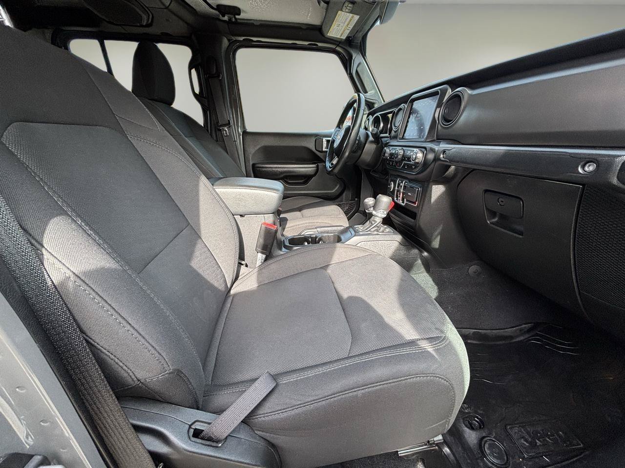 Used 2021 Jeep Gladiator Sport AWD/4WD image 24