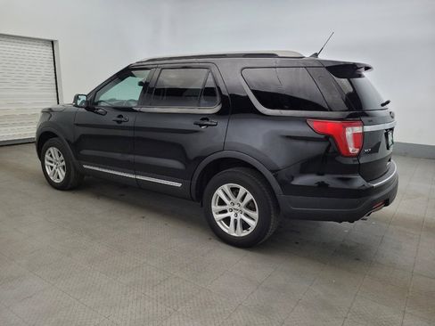 Used 2018 Ford Explorer XLT w/ Equipment Group 201A image 3