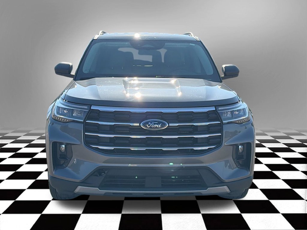 Used 2025 Ford Explorer Active w/ Active Comfort Package AWD/4WD image 3