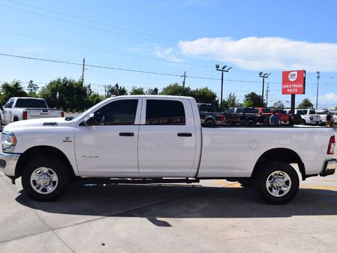 Used 2022 RAM 2500 Tradesman w/ Chrome Appearance Group image 6