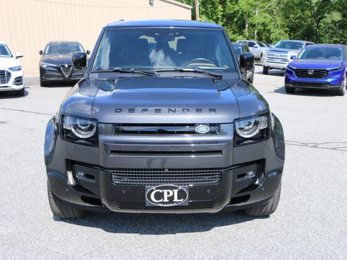Used 2024 Land Rover Defender 130 X-Dynamic SE AWD/4WD image 10