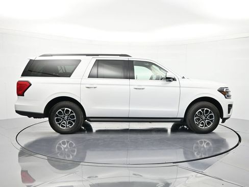 Used 2024 Ford Expedition Max XLT AWD/4WD image 4