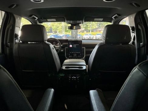 Used 2025 GMC Yukon Elevation w/ LPO, Floor Liner Package AWD/4WD image 18