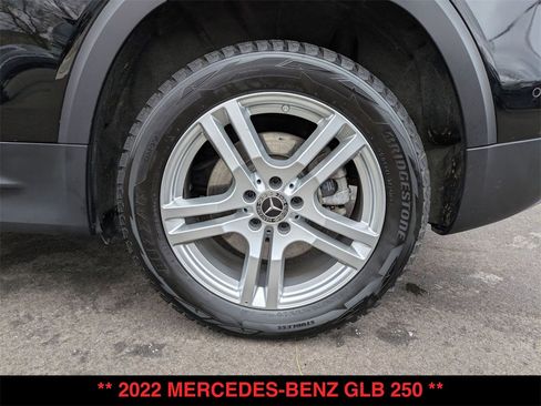 Used 2022 Mercedes-Benz GLB 250 4MATIC image 32