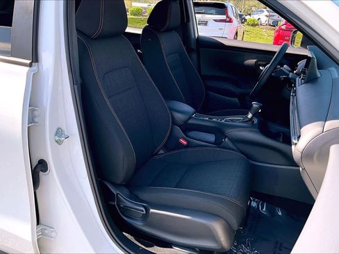 Used 2023 Honda HR-V Sport image 9