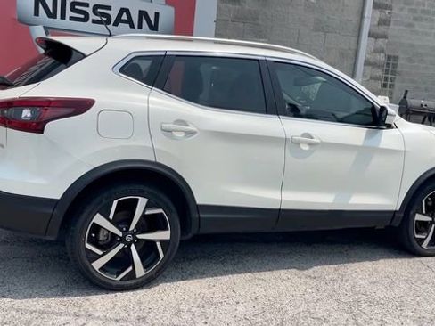 Used 2022 Nissan Rogue Sport SL w/ Premium Package image 4