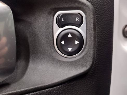 Used 2020 Jeep Wrangler Unlimited Sahara AWD/4WD image 26