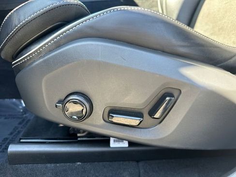 Used 2019 Volvo XC60 T5 R-Design w/ Protection Package image 32