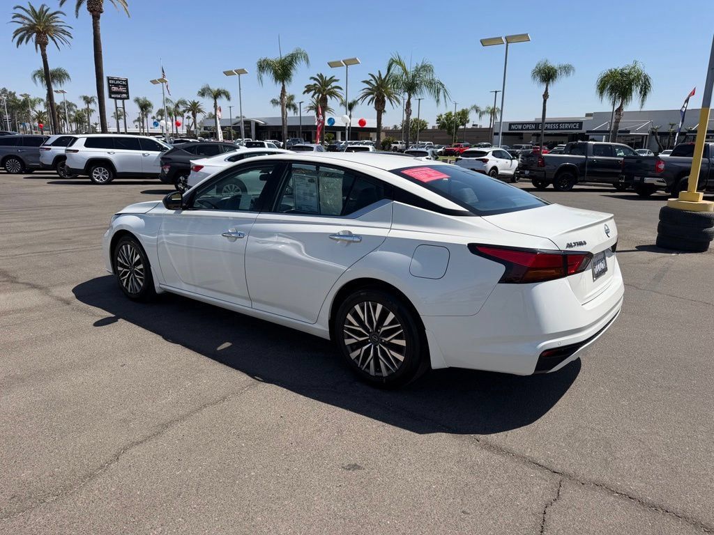 Certified 2024 Nissan Altima 2.5 SV FWD image 4