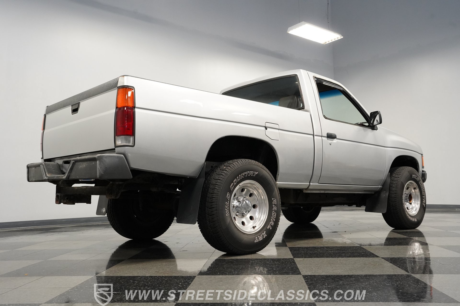 Used 1990 Nissan Pickup 4x4 Regular Cab image 28