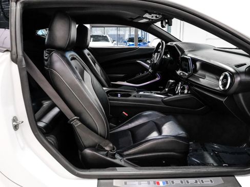 Used 2018 Chevrolet Camaro SS RWD image 36