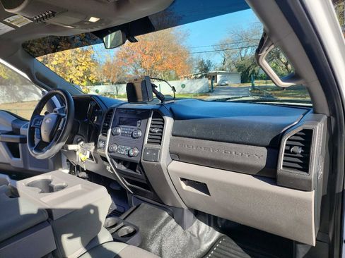 Used 2017 Ford F250 XL w/ Power Equipment Group image 38