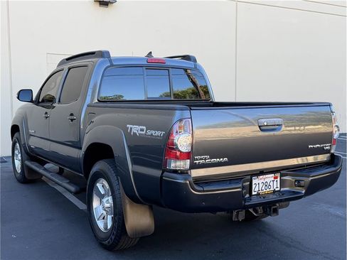 Used 2015 Toyota Tacoma PreRunner w/ TRD Sport Package RWD image 5