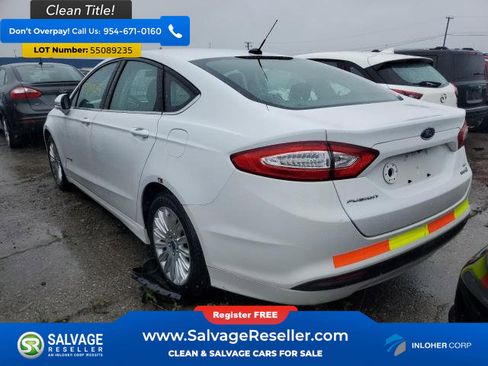 Used 2015 Ford Fusion SE FWD image 3