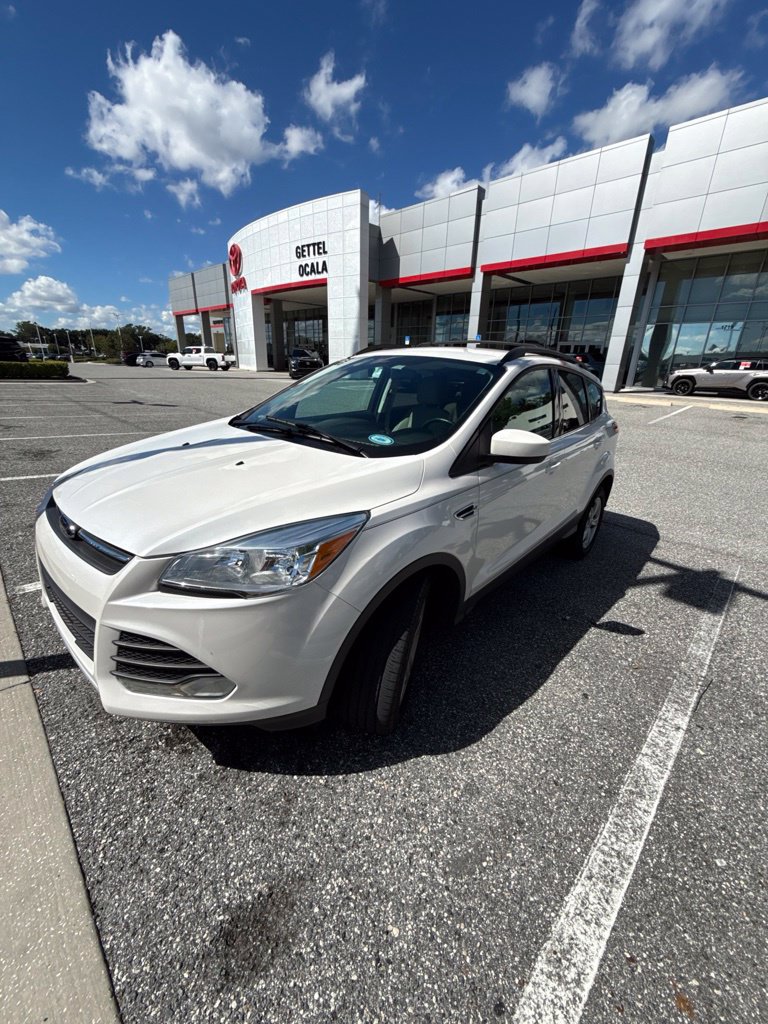 Used 2014 Ford Escape SE w/ Equipment Group 201A FWD image 1