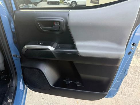 Used 2019 Toyota Tacoma SR5 RWD image 17