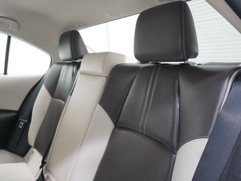 Used 2020 Toyota Corolla XLE FWD image 12